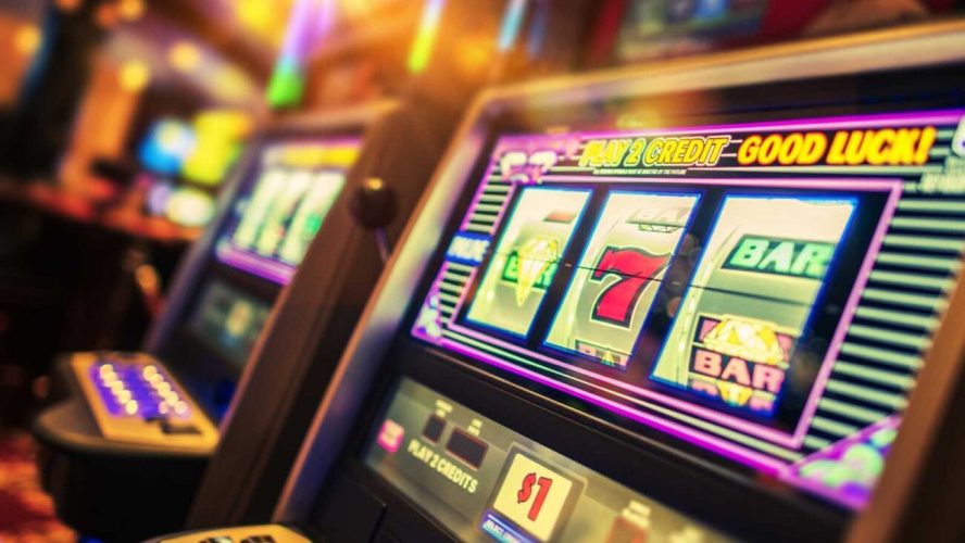 Benefits of playing online slots from home