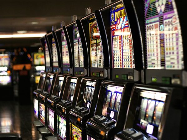 How to Win a Jackpot in Slot Machine Games?