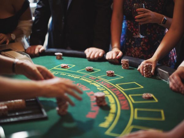 The High-Stakes Gambler: Seeking Adrenaline on Online Casino Sites