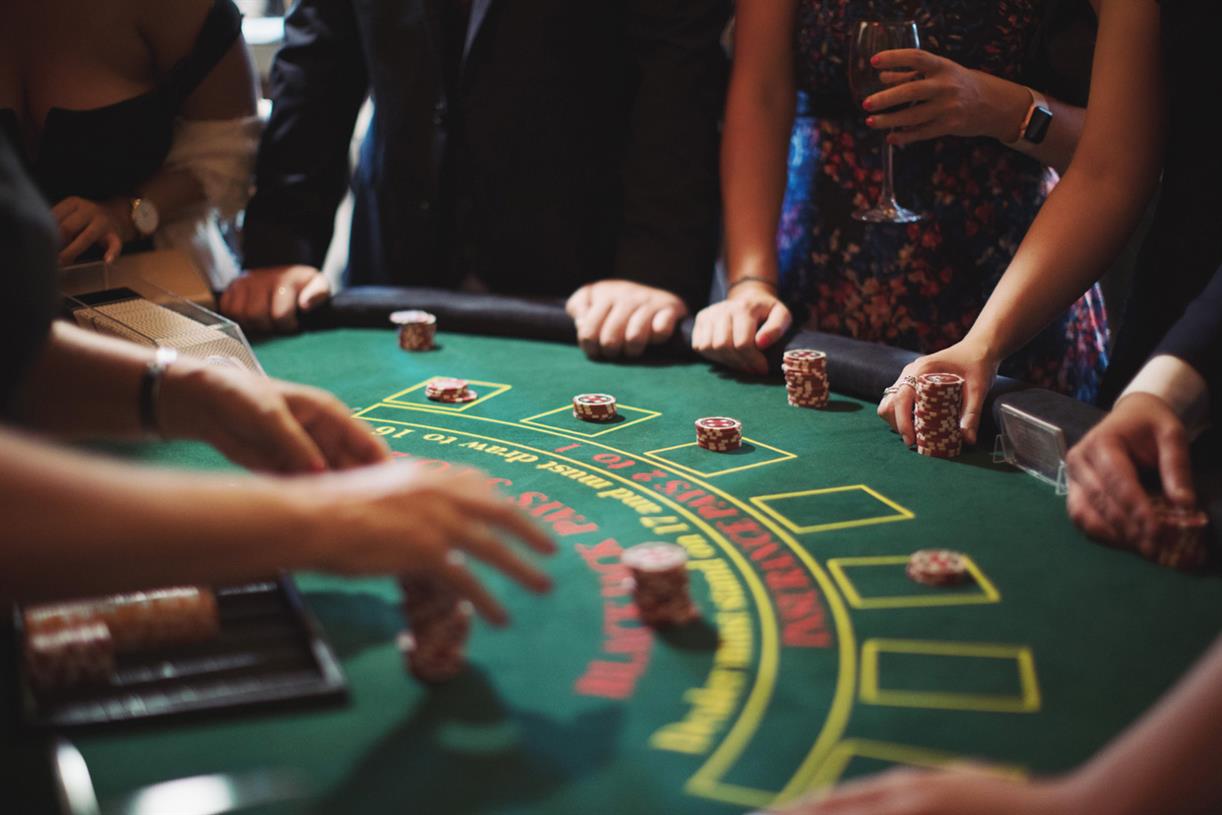 The High-Stakes Gambler: Seeking Adrenaline on Online Casino Sites