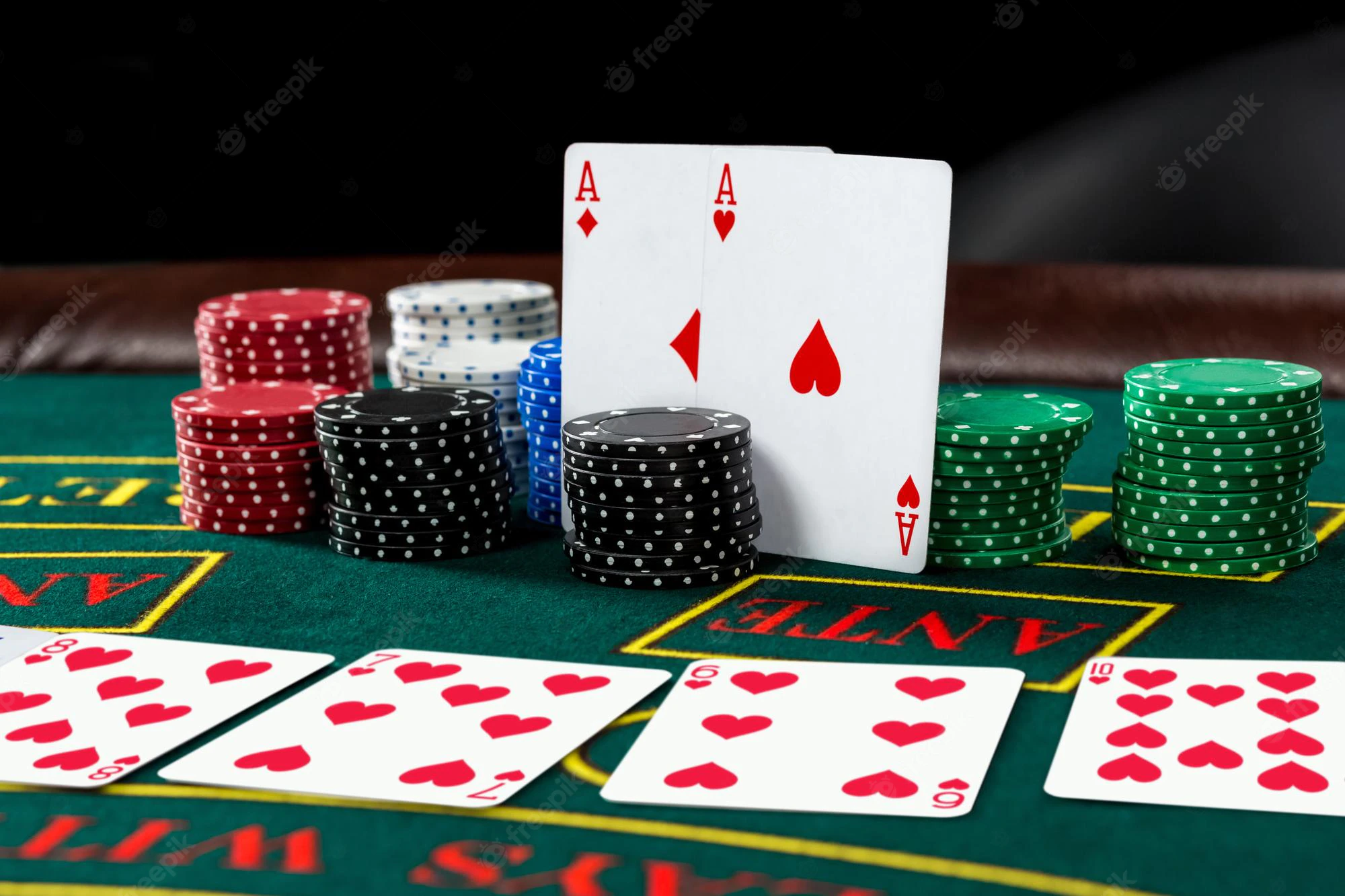 How Does Online Gambling Differ From Traditional Gambling?